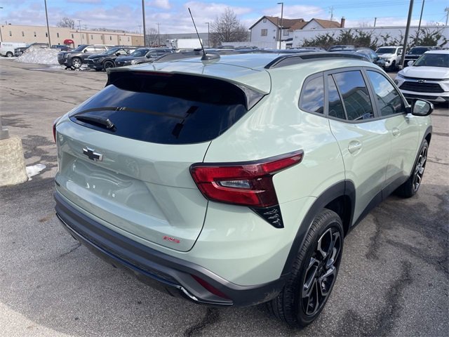 Used 2024 Chevrolet Trax RS w/ Sunroof Package image 10