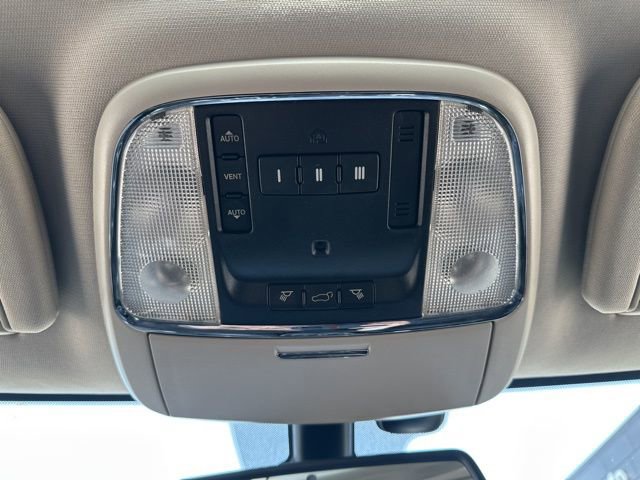 Used 2016 Dodge Durango Limited w/ Premium Group image 35