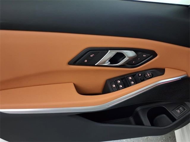 Used 2025 BMW 330i xDrive Sedan w/ Premium Package image 19