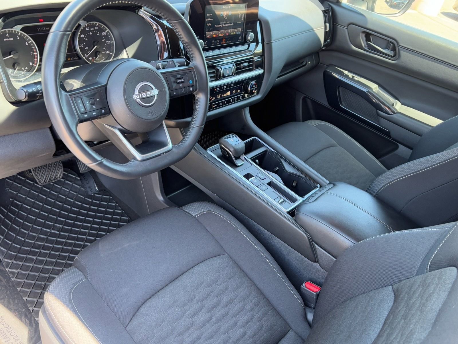 Certified 2025 Nissan Pathfinder SV image 16