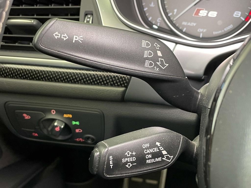 Used 2018 Audi S6 Premium Plus w/ Comfort Seating Package image 41