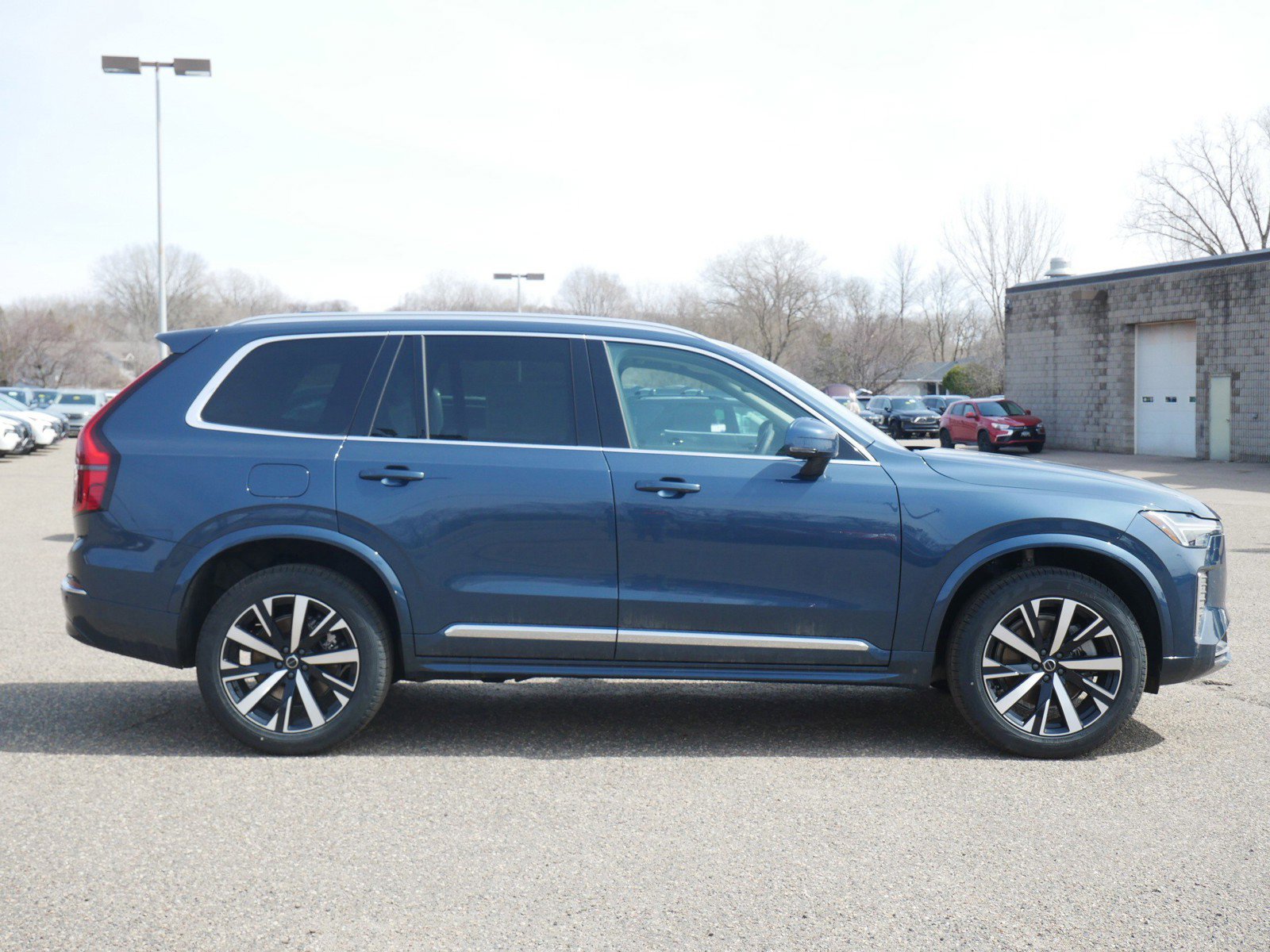 New 2026 Volvo XC90 B5 Core image 2