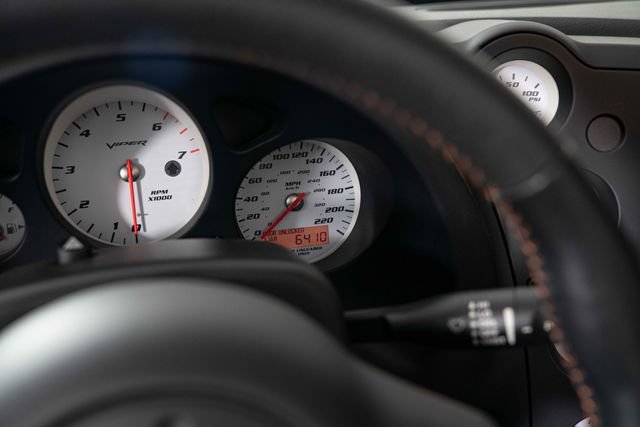 Used 2005 Dodge Viper SRT-10 w/ Copperhead Edition Group RWD image 18