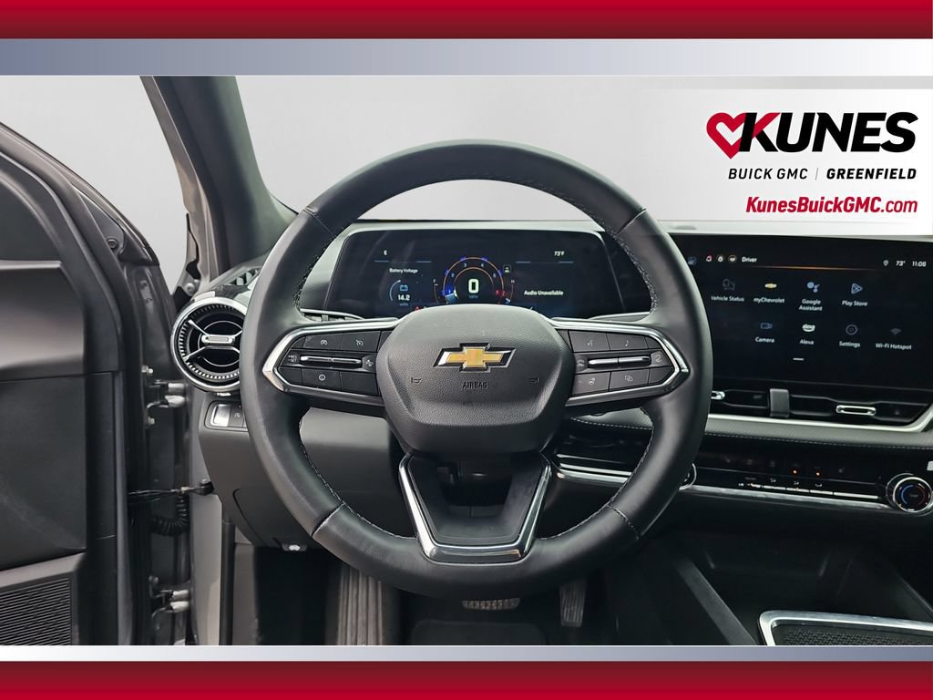Used 2025 Chevrolet Equinox LT FWD image 13
