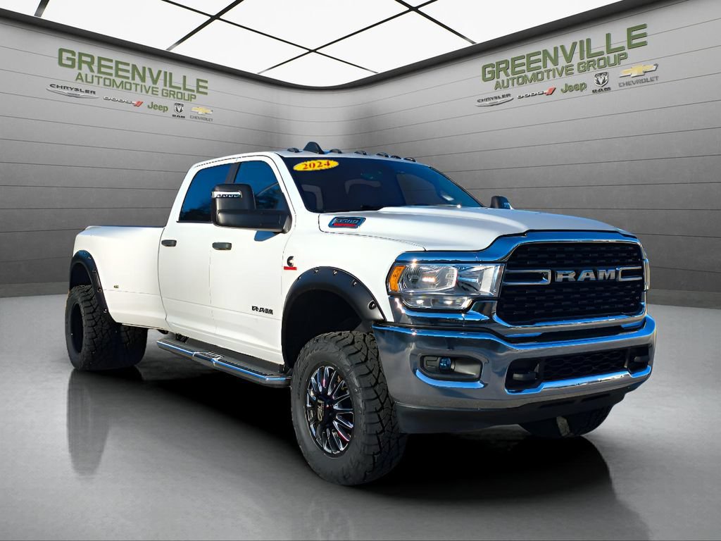 Used 2024 RAM 3500 Big Horn AWD/4WD image 4