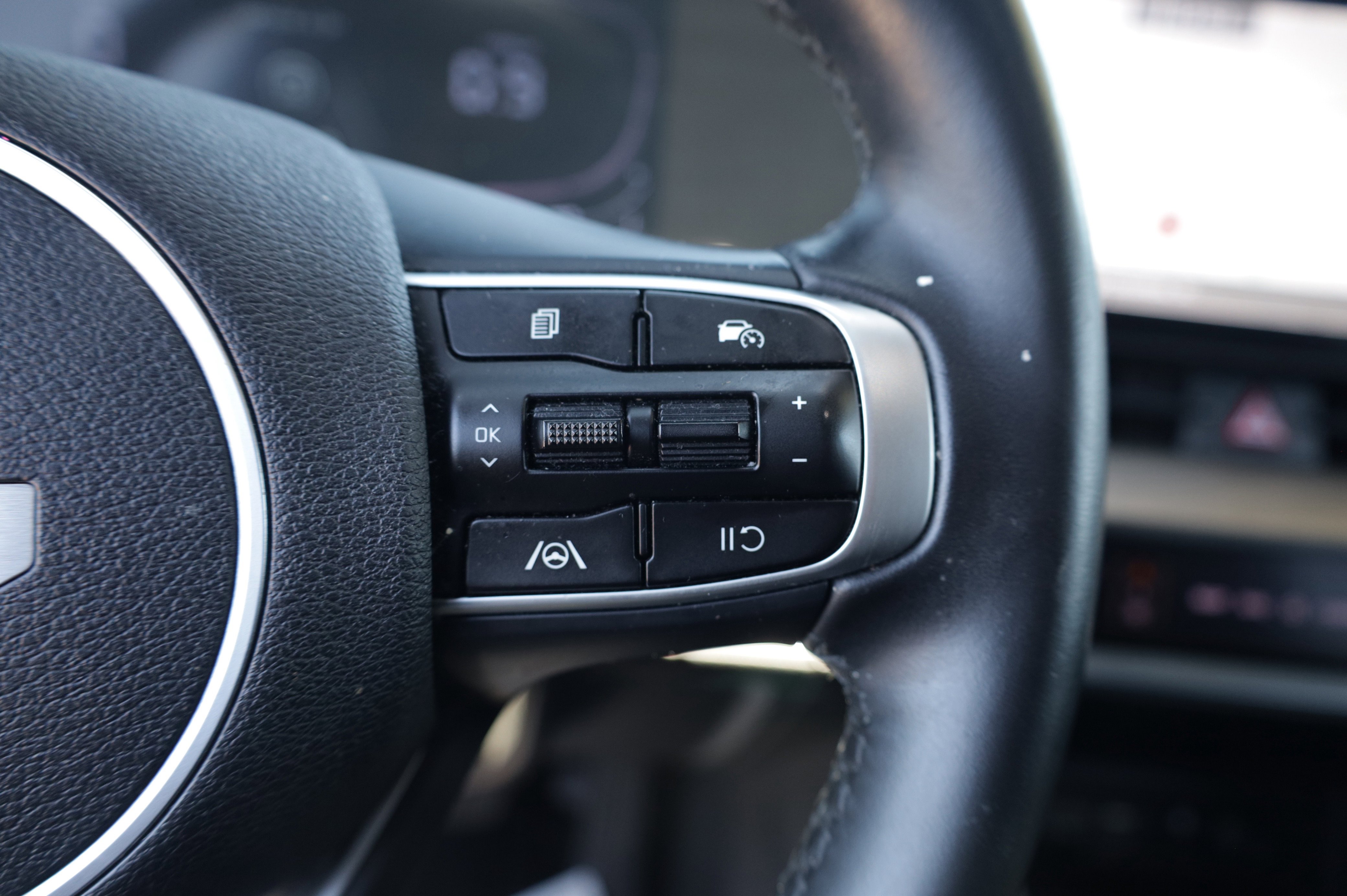 Used 2023 Kia Sportage X-Line w/ X-Line Premium Package AWD/4WD image 16
