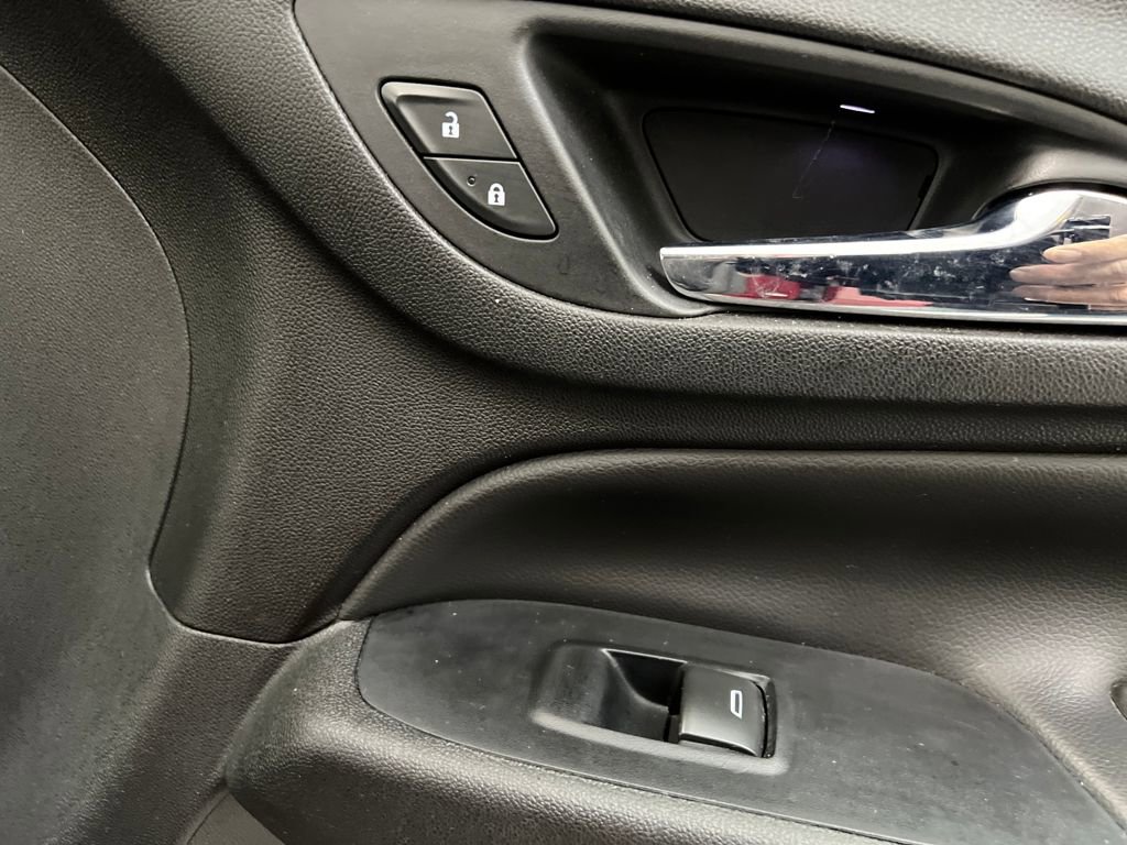 Used 2020 Chevrolet Equinox LT image 25
