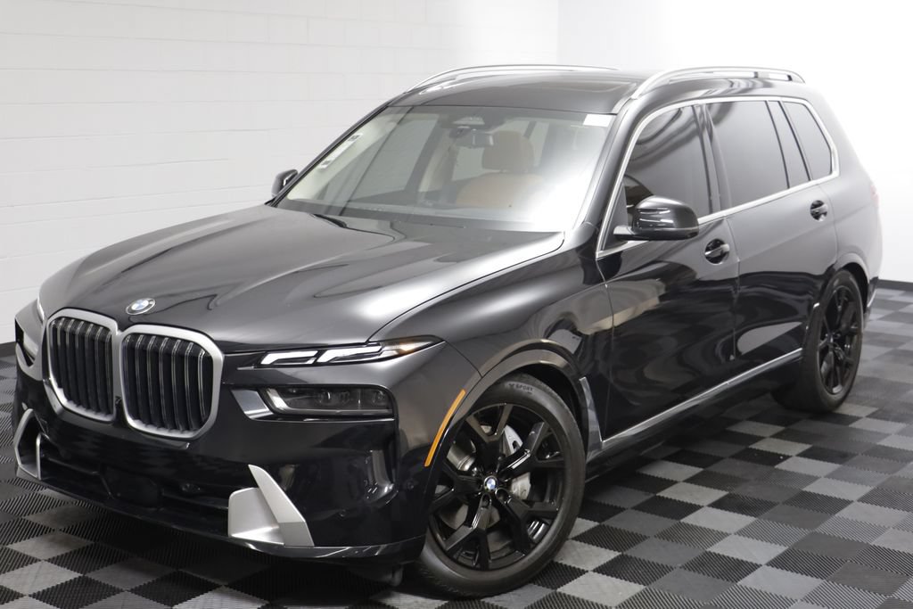 Used 2025 BMW X7 xDrive40i w/ Parking Assistance Package AWD/4WD image 2