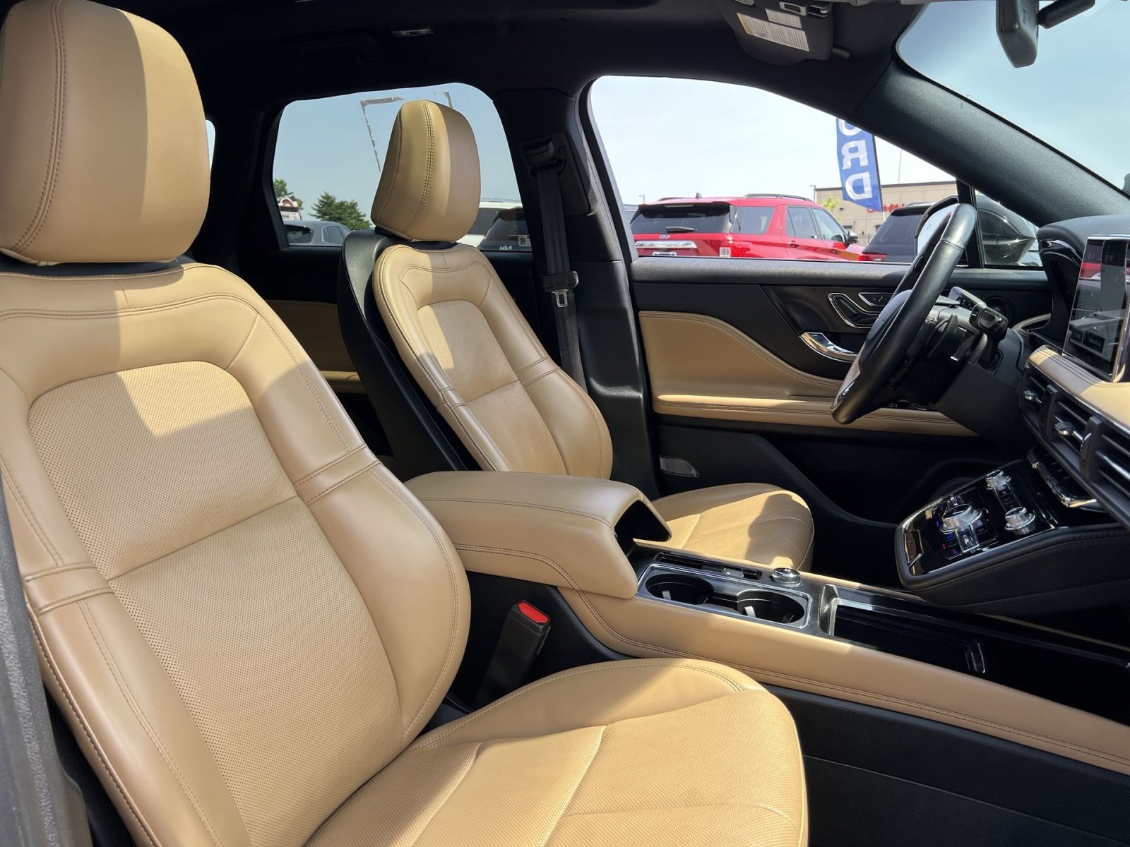 Used 2022 Lincoln Corsair Reserve w/ Luxury Package AWD/4WD image 26