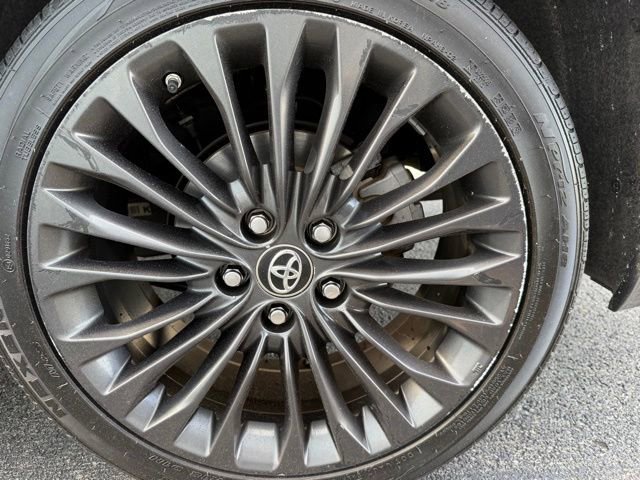 Used 2016 Toyota Avalon Touring FWD image 10