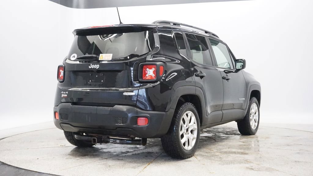 Used 2017 Jeep Renegade Latitude w/ Cold Weather Group image 6