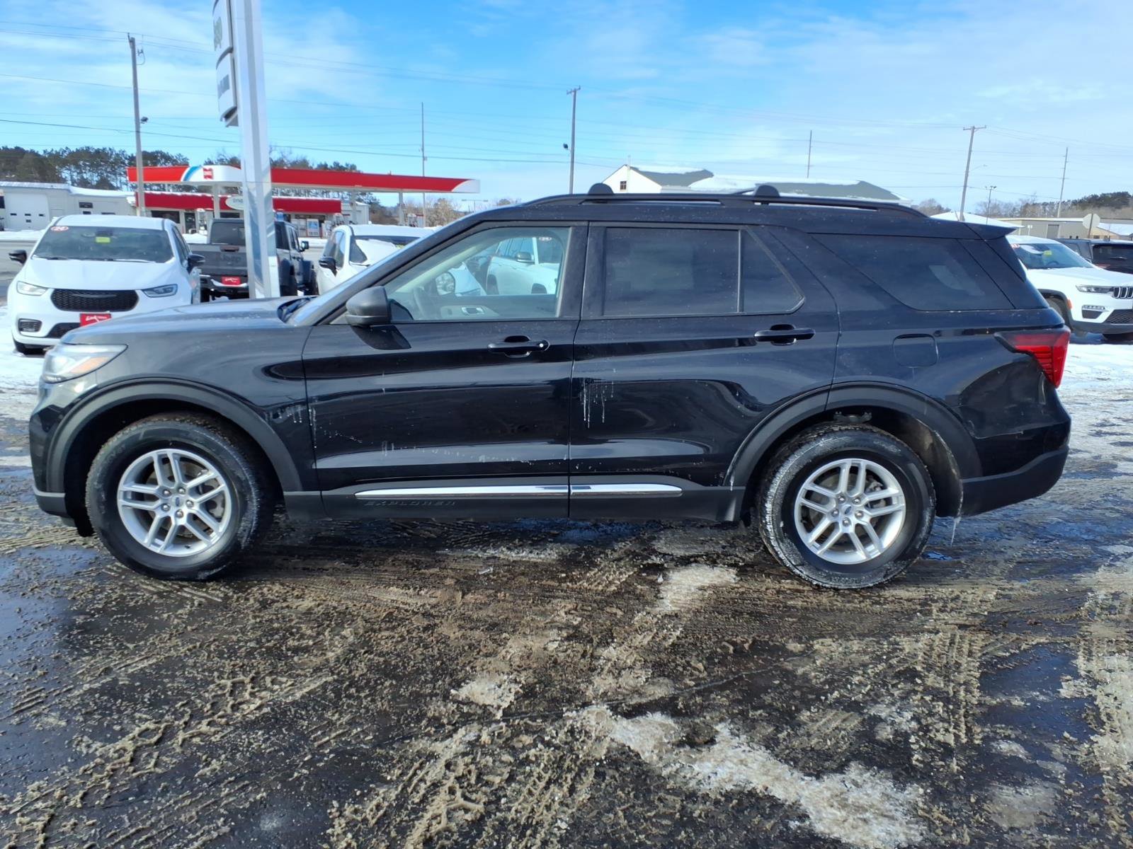 Used 2025 Ford Explorer Active image 7