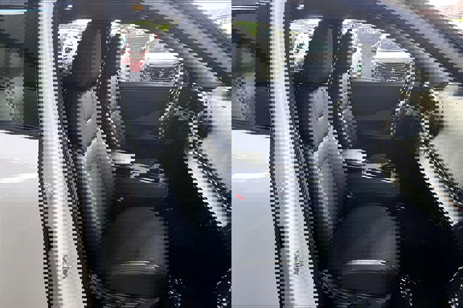 Used 2024 Nissan Ariya AWD image 8