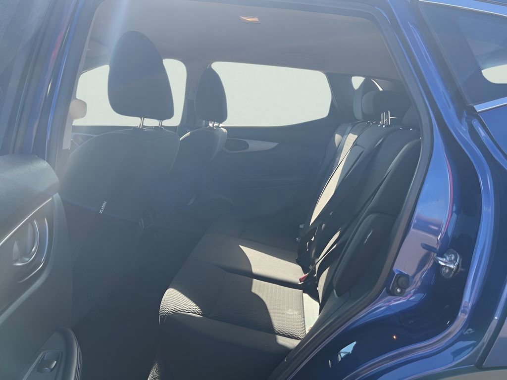 Used 2021 Nissan Rogue Sport S image 16