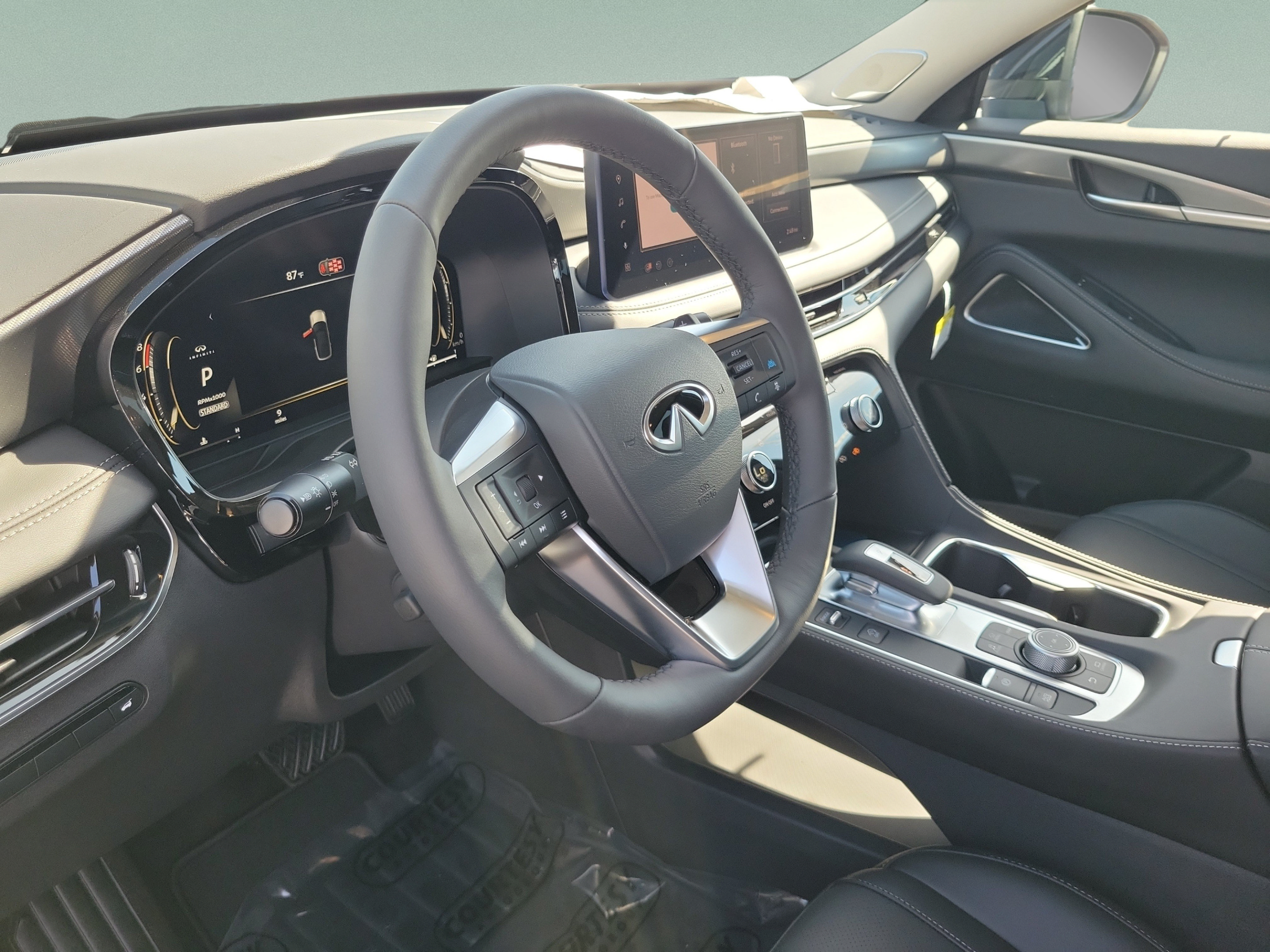 New 2027 INFINITI QX60 Luxe w/ Family Package FWD image 22