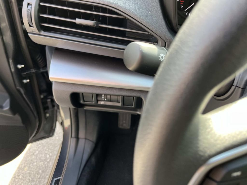 Used 2025 Subaru Impreza 2.0i image 26