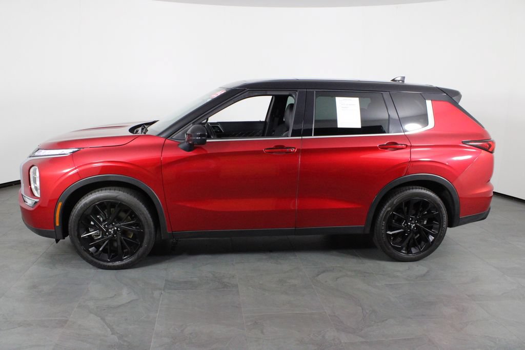 Used 2023 Mitsubishi Outlander SEL FWD image 13