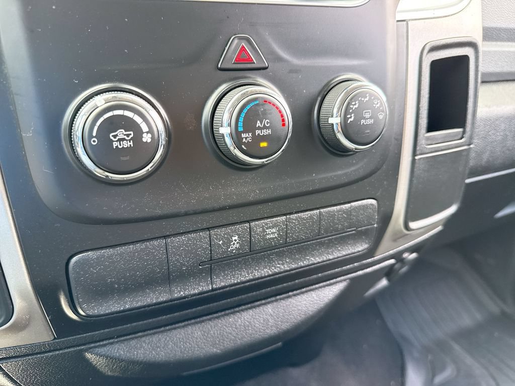Used 2019 RAM 1500 Classic SLT RWD image 19