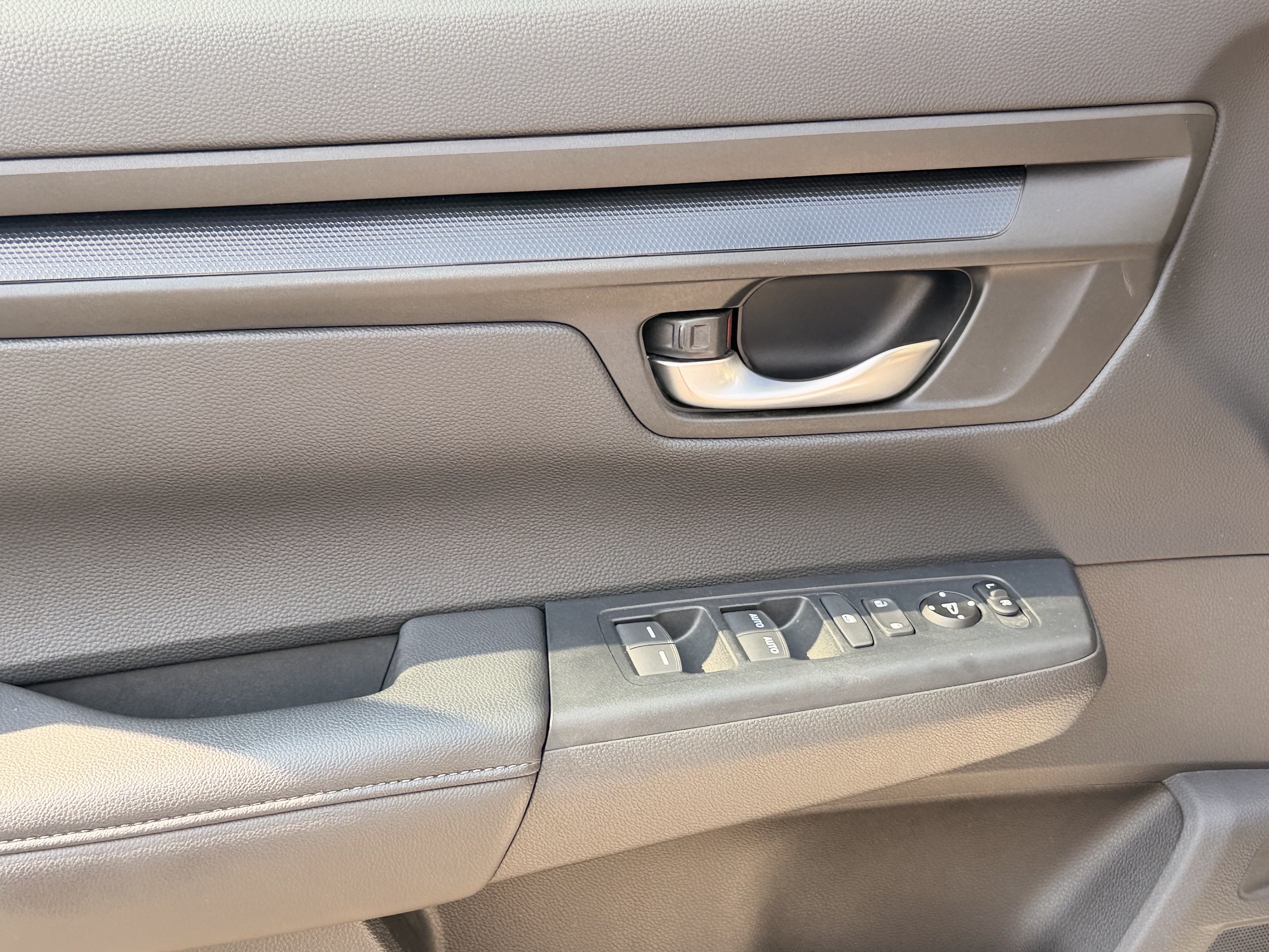 Used 2024 Honda CR-V EX image 11