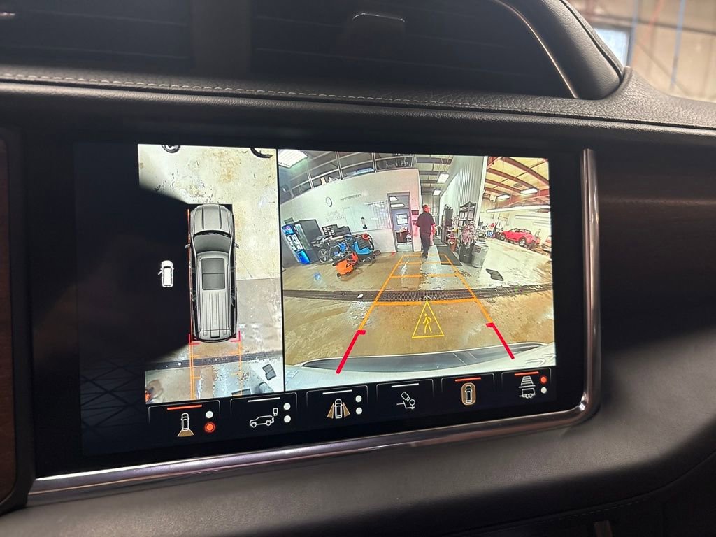 Certified 2024 GMC Yukon XL Denali Ultimate AWD/4WD image 24