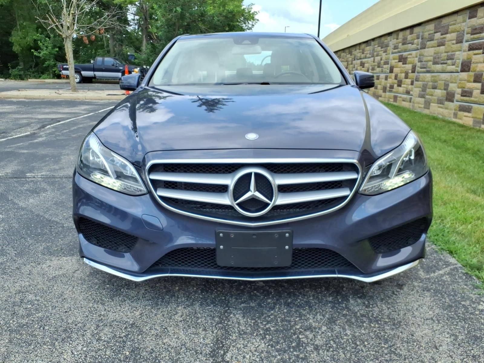 Used 2014 Mercedes-Benz E 350 4MATIC Sedan image 3