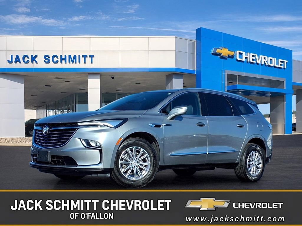 Used 2023 Buick Enclave Essence FWD image 1
