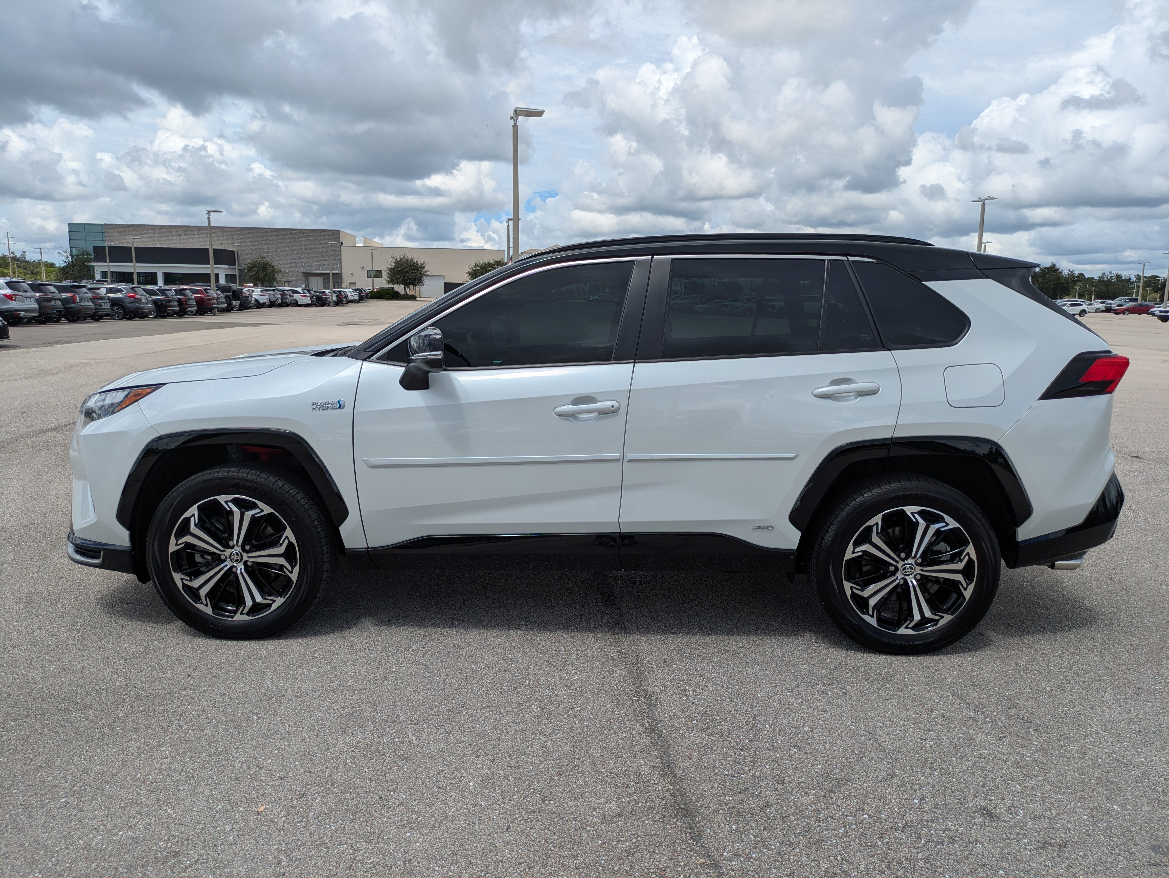 Used 2024 Toyota RAV4 XSE w/ Weather Package AWD/4WD image 7