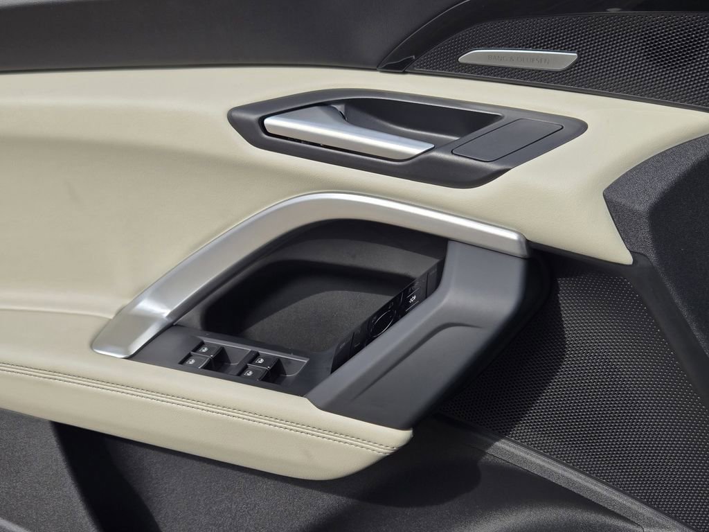 Certified 2025 Audi Q5 Prestige image 26