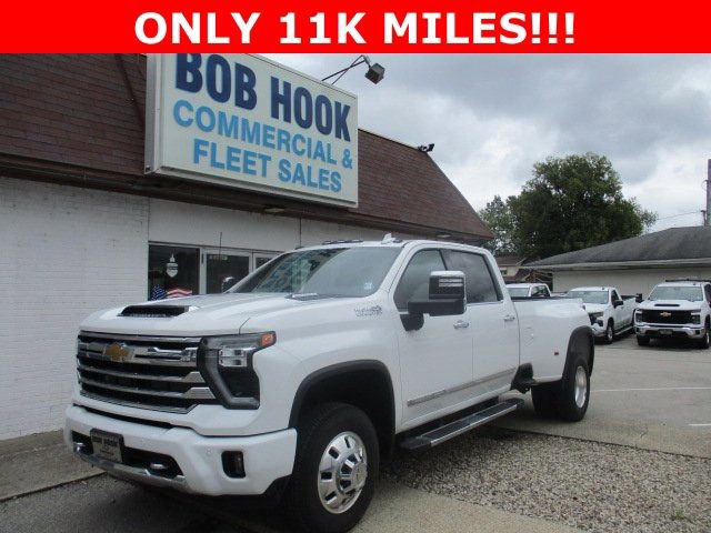 Used 2024 Chevrolet Silverado 3500 High Country w/ High Country Premium Package AWD/4WD image 1