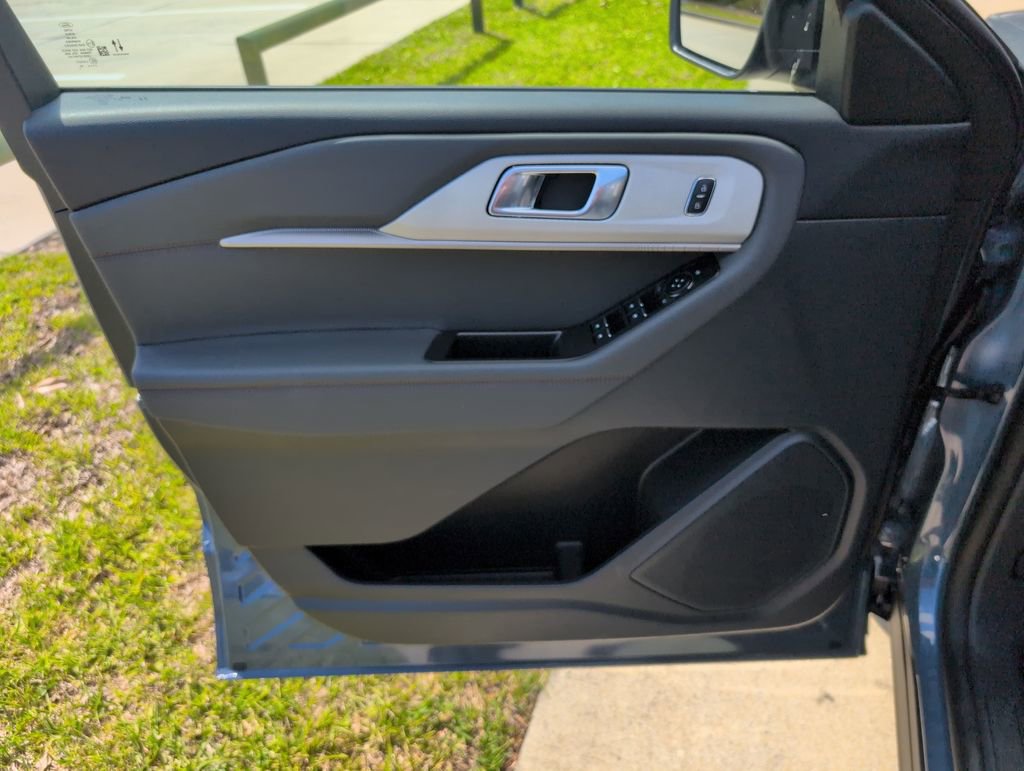 New 2026 Ford Explorer Active RWD image 29