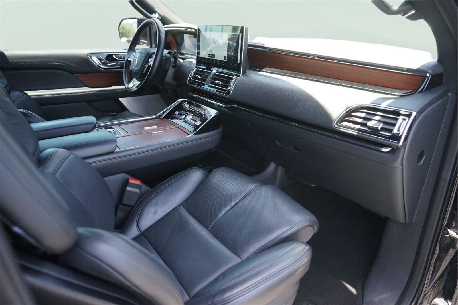 Used 2023 Lincoln Navigator Reserve AWD/4WD image 20