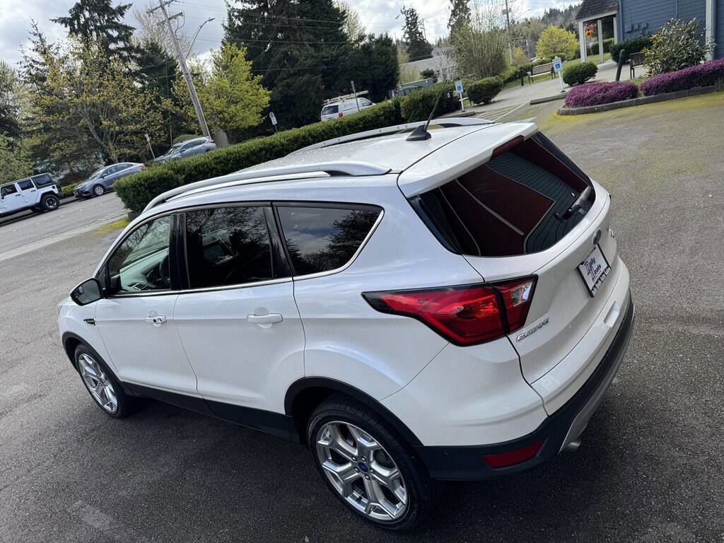 Used 2019 Ford Escape Titanium image 12