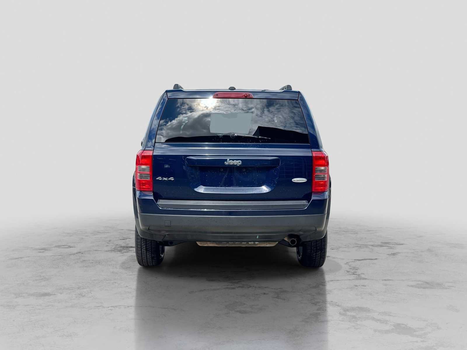 Used 2015 Jeep Patriot Latitude AWD/4WD image 5