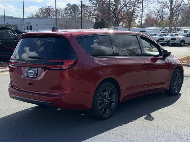 New 2026 Chrysler Pacifica Select FWD image 12