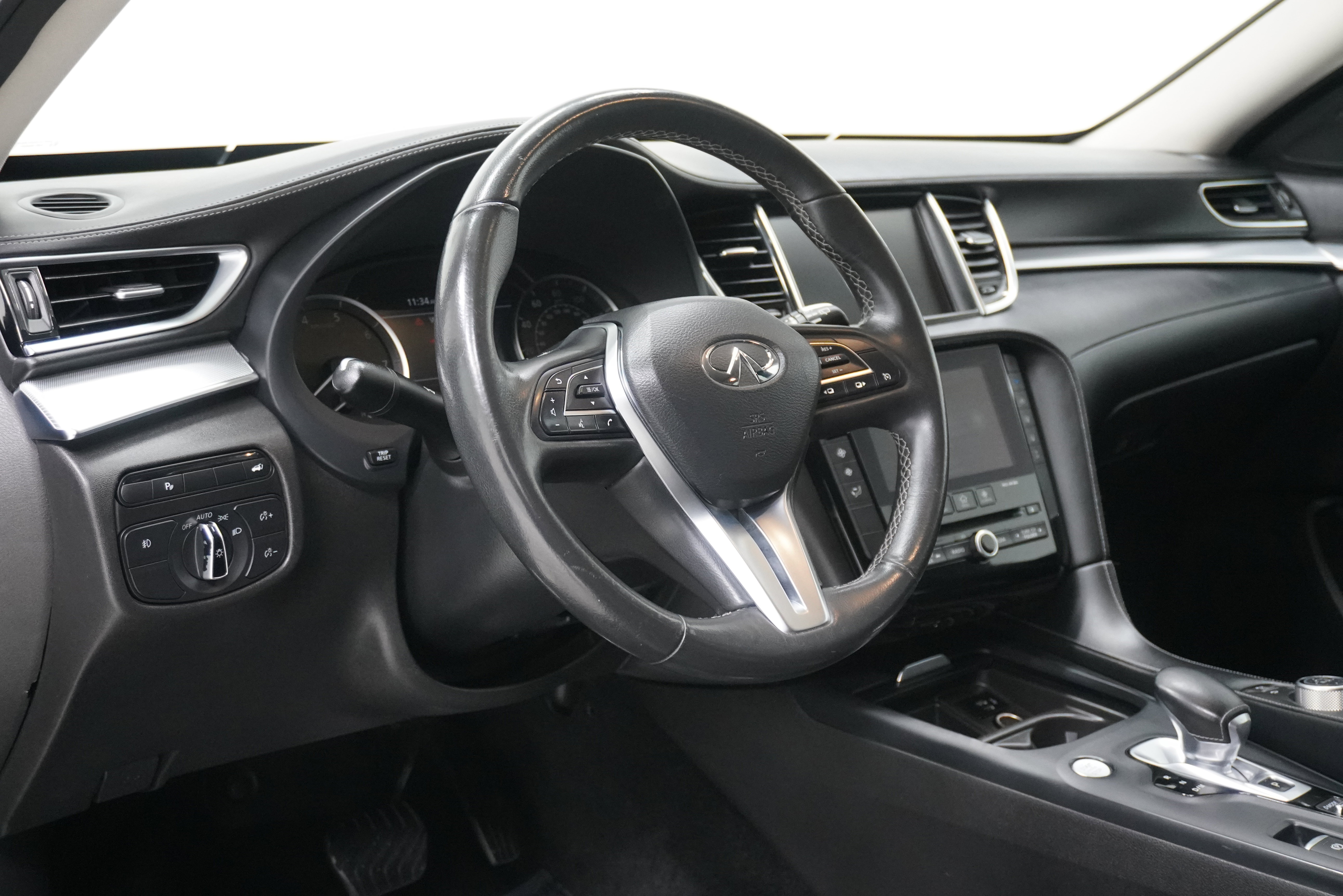 Used 2019 INFINITI QX50 Essential w/ Cargo Package image 9