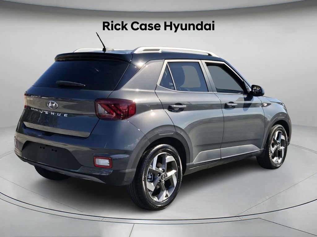 Certified 2025 Hyundai Venue Limited image 7