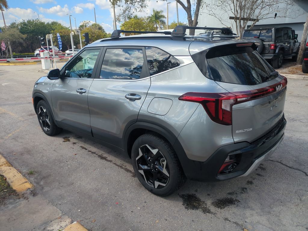Used 2024 Kia Seltos EX image 7