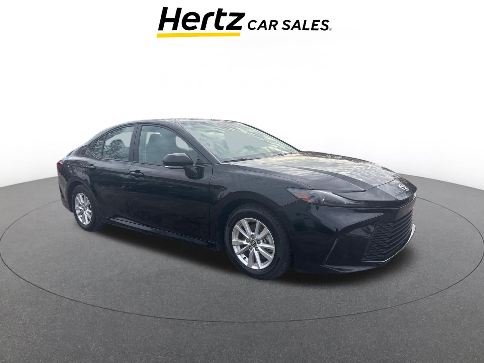 Used 2025 Toyota Camry LE image 1