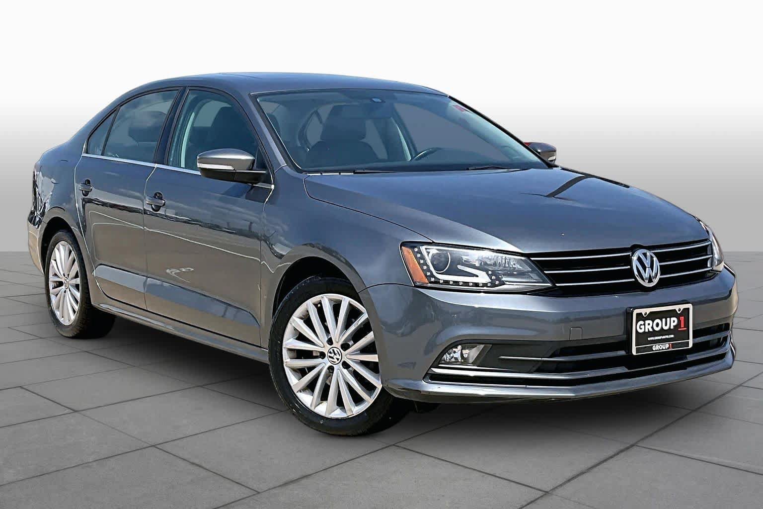 Used 2016 Volkswagen Jetta SEL w/ Lighting Package FWD image 3