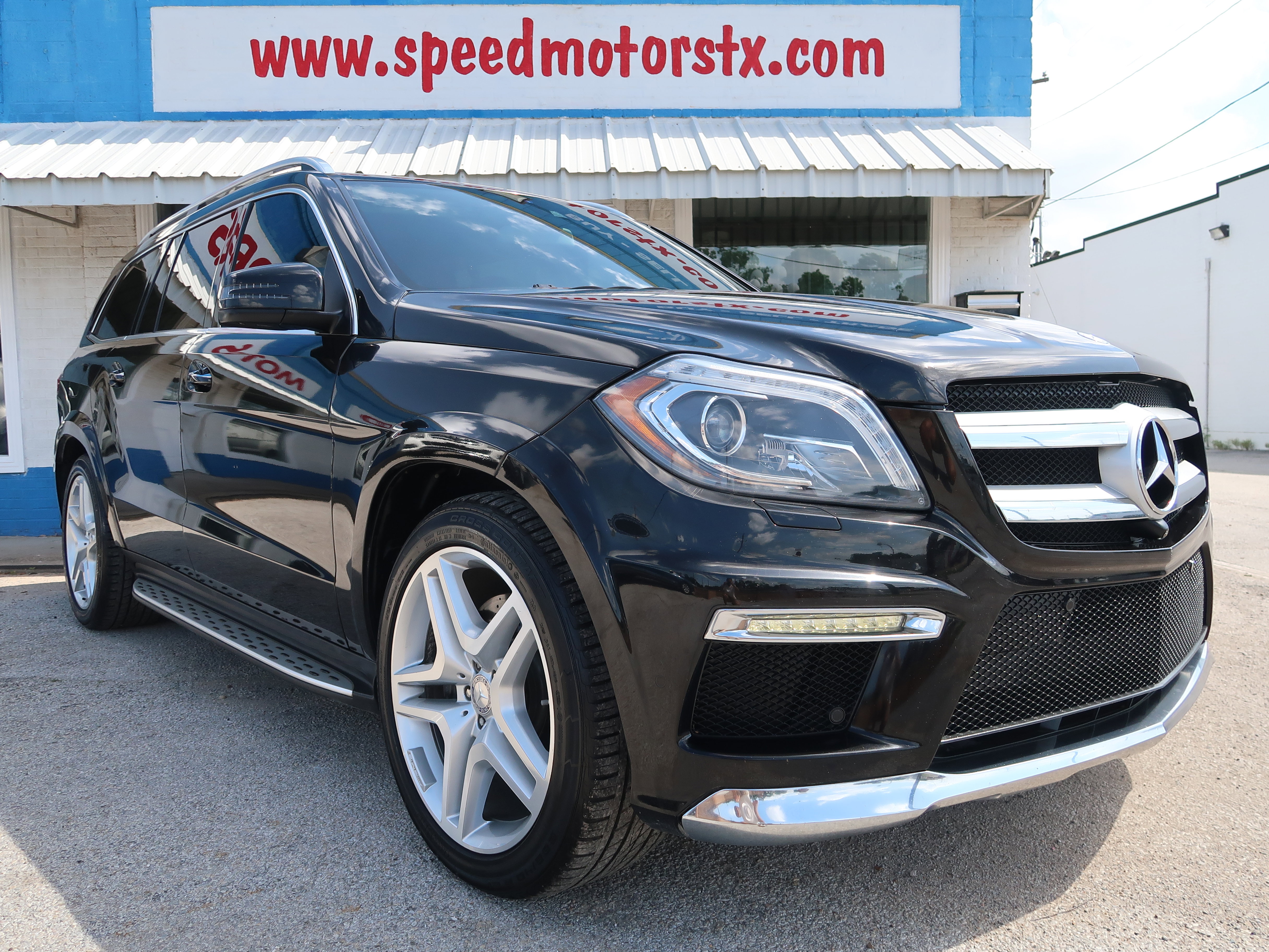 Used 2014 Mercedes-Benz GL 550 4MATIC image 6