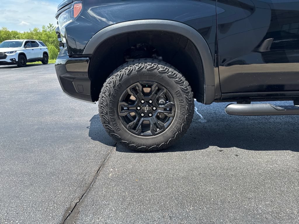 Certified 2023 Chevrolet Silverado 1500 ZR2 w/ LPO, Dark Essentials Package AWD/4WD image 31