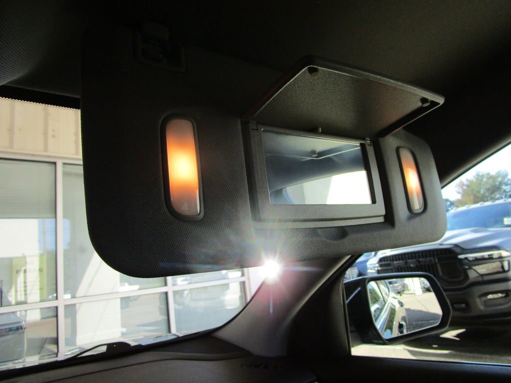 Used 2021 GMC Acadia SLE image 37