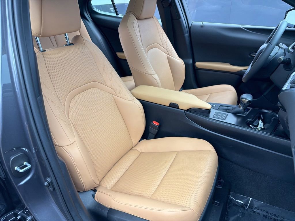 Used 2024 Lexus UX 250h AWD w/ Premium Package image 29