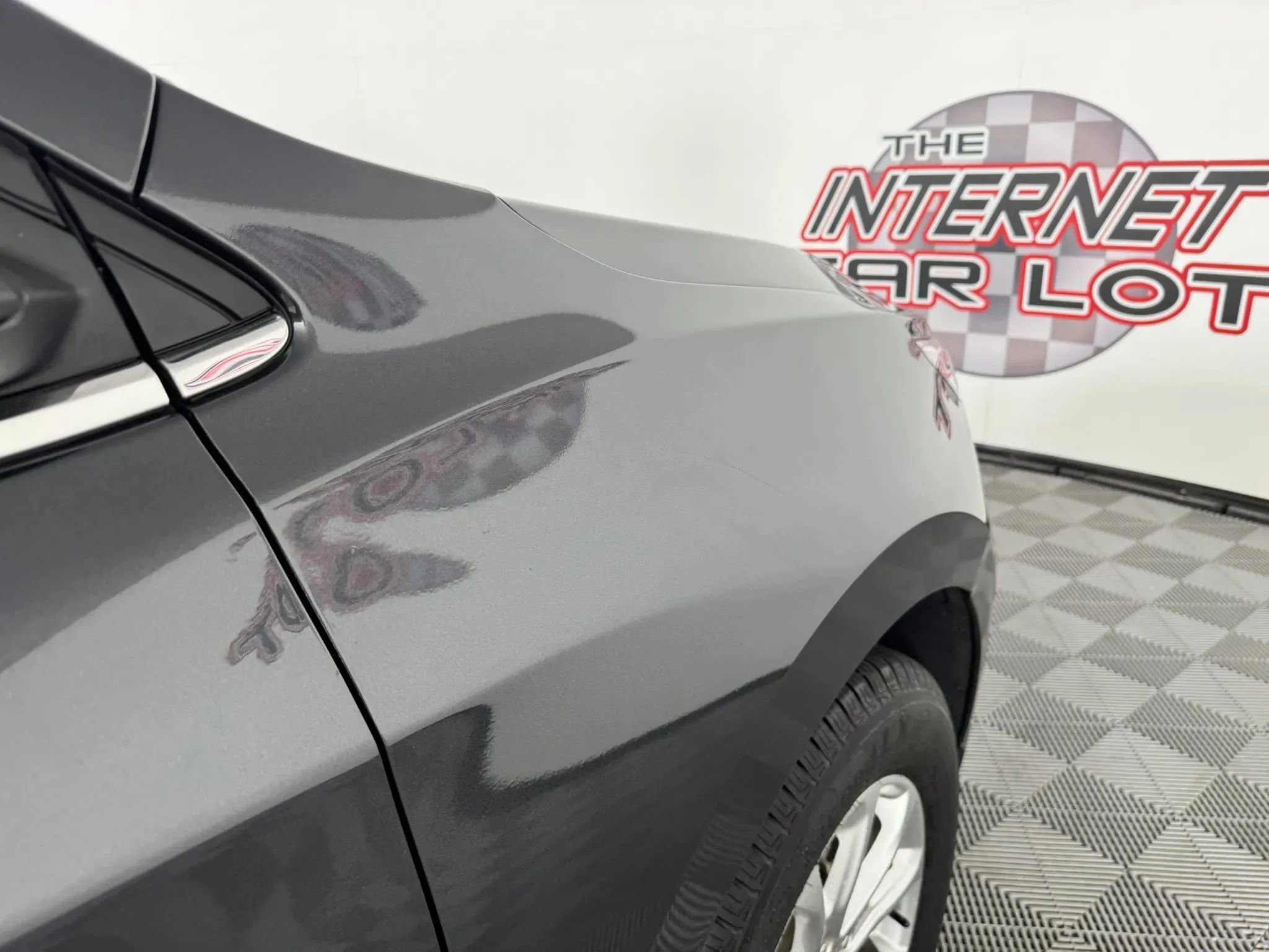 Used 2020 Chevrolet Equinox LT w/ Driver Convenience Package FWD image 32