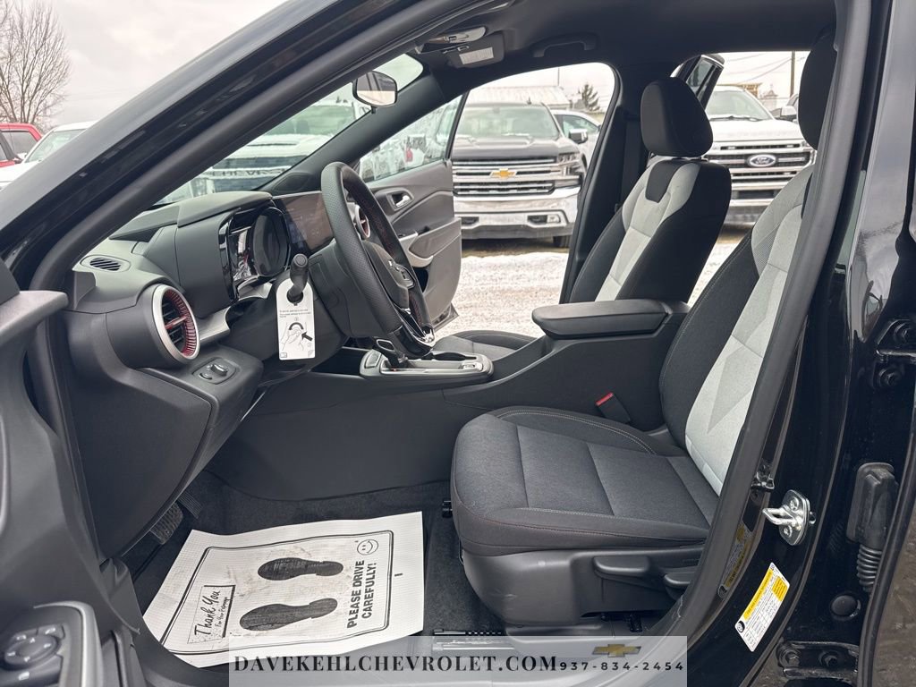 Used 2025 Chevrolet Trax RS w/ Driver Confidence Package image 19