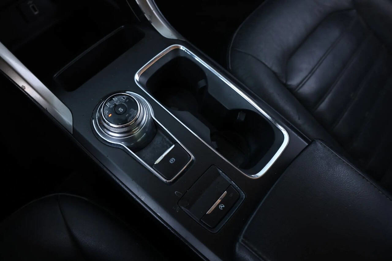 Used 2018 Ford Fusion SE w/ Fusion SE Technology Package image 23