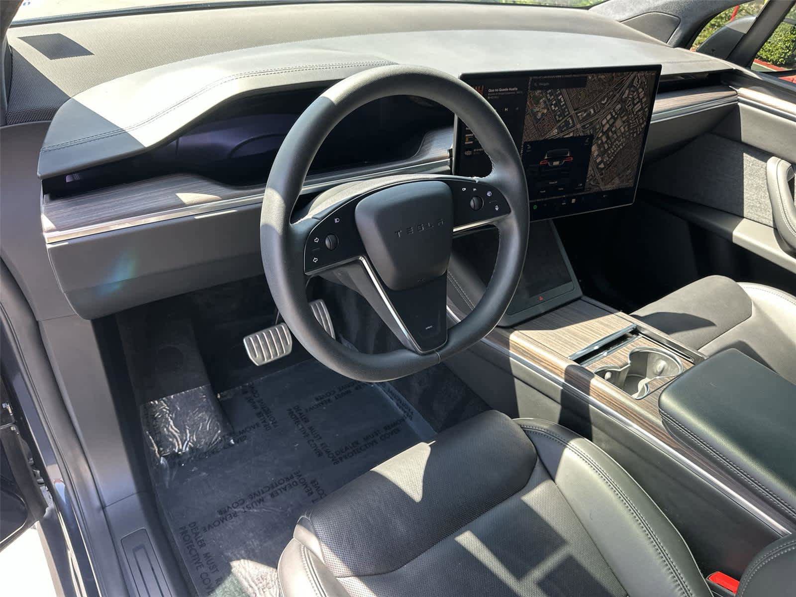 Used 2024 Tesla Model X AWD/4WD image 2