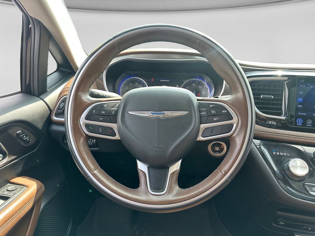Used 2017 Chrysler Pacifica Limited w/ UConnect Theater Package FWD image 13