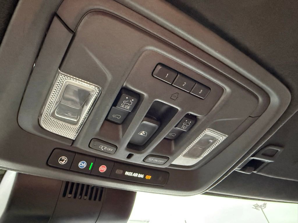 Used 2024 GMC Sierra 2500 Denali Ultimate w/ Snow Plow Prep/Camper Package image 17