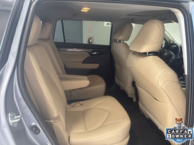 Used 2021 Toyota Highlander Limited image 21